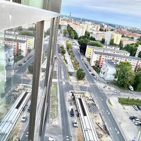 Hanza Tower White 24 Pool & Jacussi