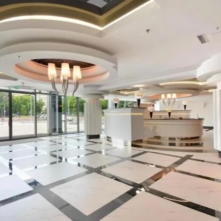 Hanza Tower White 24 Pool & Jacussi *